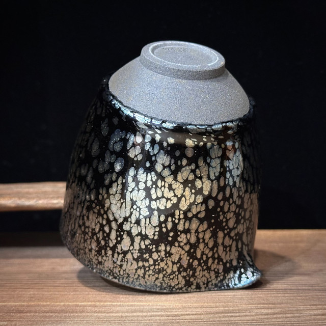 300cc 黑底銀斑公道杯 茶海｜手拉胚 高鐵胎 電窯