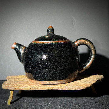 俞彩珍｜柴窯建盞壺杯組｜280cc 隱藍滴烏金西施將軍壺 FCJ002