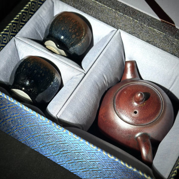 俞彩珍｜柴窯建盞壺杯組｜280cc 柿紅銀霜西施將軍壺 FCJ003