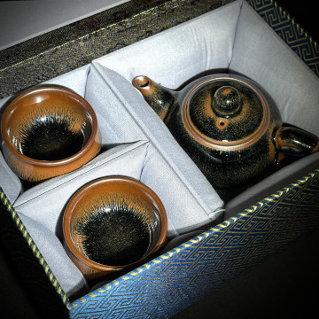 俞彩珍｜柴窯建盞壺杯組｜250cc 黑釉野兔毫仿古西施壺 FCJ009