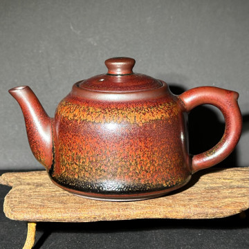 俞彩珍｜柴窯建盞壺杯組｜260cc 柿紅鷓鴣斑仿古德鐘壺 FCJ012