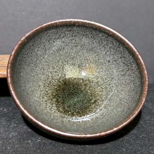 徐偉｜昔瑤龍窯｜灰貝芝麻滴斂口盞 SW059
