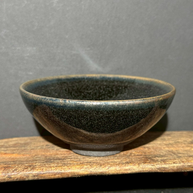 葉福生｜江南一葉盞｜黑釉蝦青斂口盞 YFS034