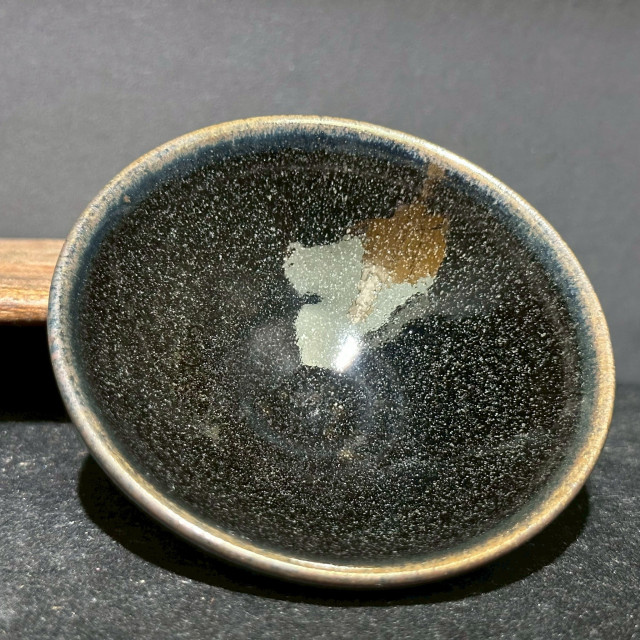 葉福生｜江南一葉盞｜黑釉蝦青斂口盞 YFS034
