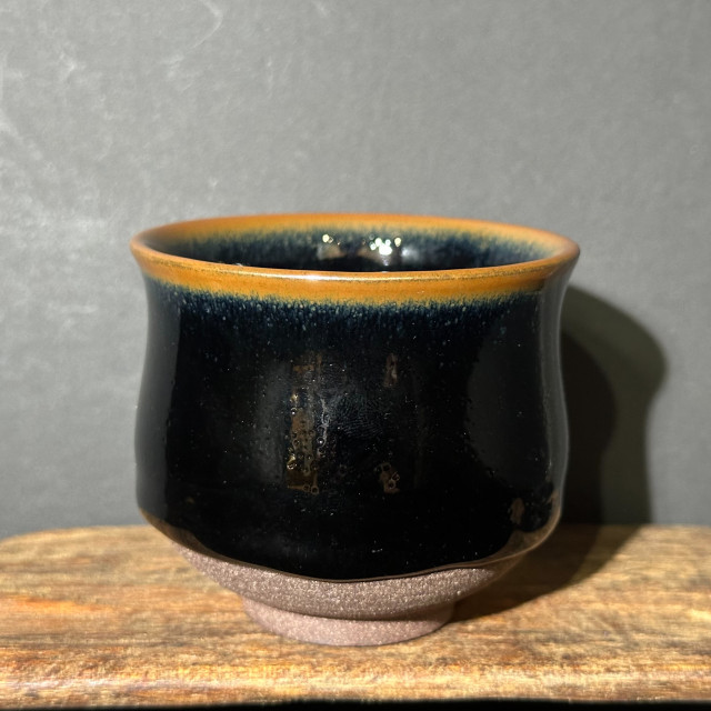 周文波｜福煜堂｜烏金小撇口手握盞 ZWB026